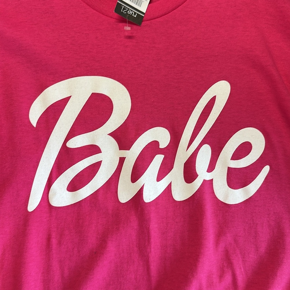 Babe Pink T-Shirt - Picture 2 of 2